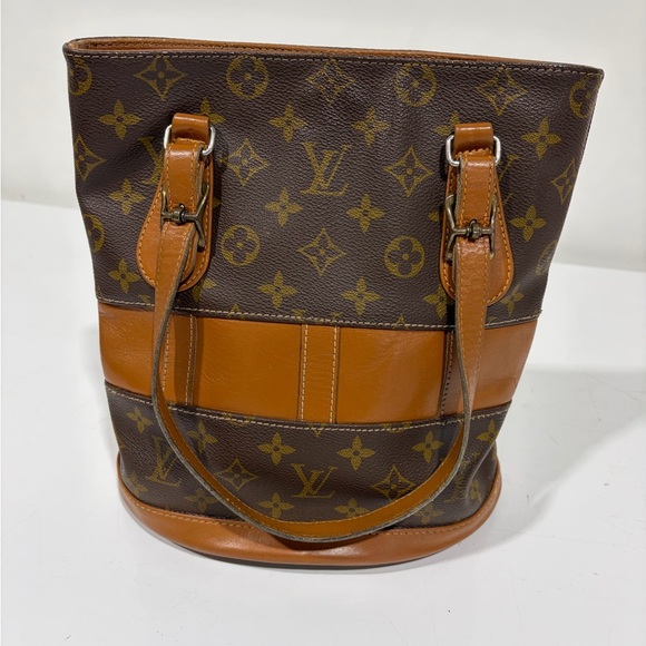 BUYERS EVENT - LV Monogram Marais Bag FOLLOW @KARISFASHIONS & Lareesparx ON I G - Picture 2 of 4